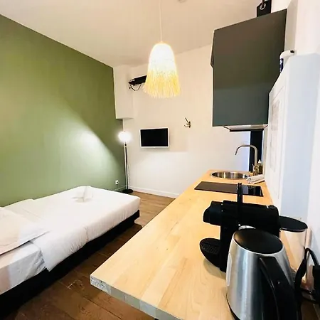 Charite 2 - - Bellecour Apartman *