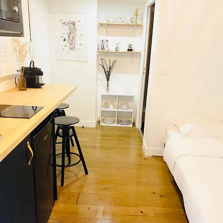 Charite 2 - - Bellecour Apartman *